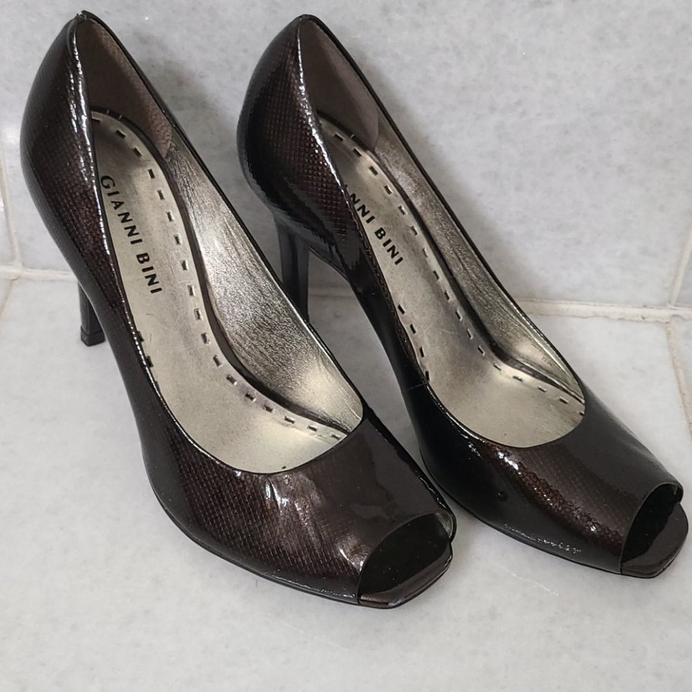 Gianni Bini brown heels